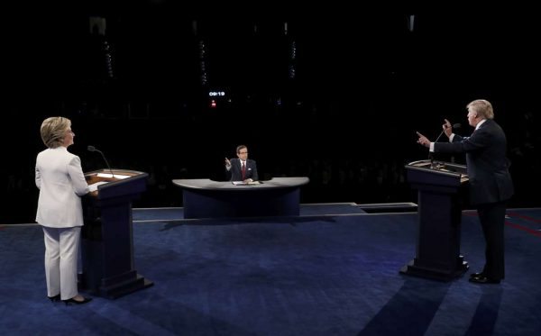 2016-10-20T023438Z_1032365165_HT1ECAK0757JH_RTRMADP_3_USA-ELECTION-DEBATE