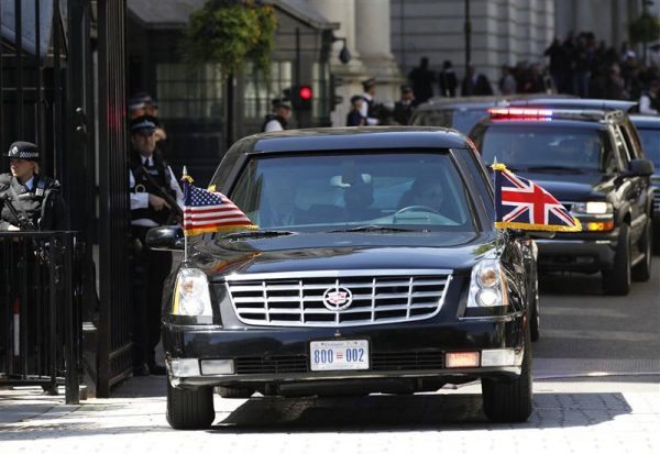 The armoured limousine carrying U.S. President Barack Obama leaves Downing Street in London May 25, 2011. There will be no "let-up" in pressure on the government of Libyan leader Muammar Gaddafi, U.S. President Barack Obama said on Wednesday, adding he believed that ultimately Gaddafi would step down. REUTERS/Darren Staples (BRITAIN - Tags: POLITICS CONFLICT)