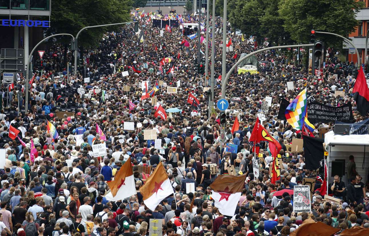 2017-07-08T123537Z_697071873_UP1ED780YZCH8_RTRMADP_3_G20-GERMANY-PROTEST