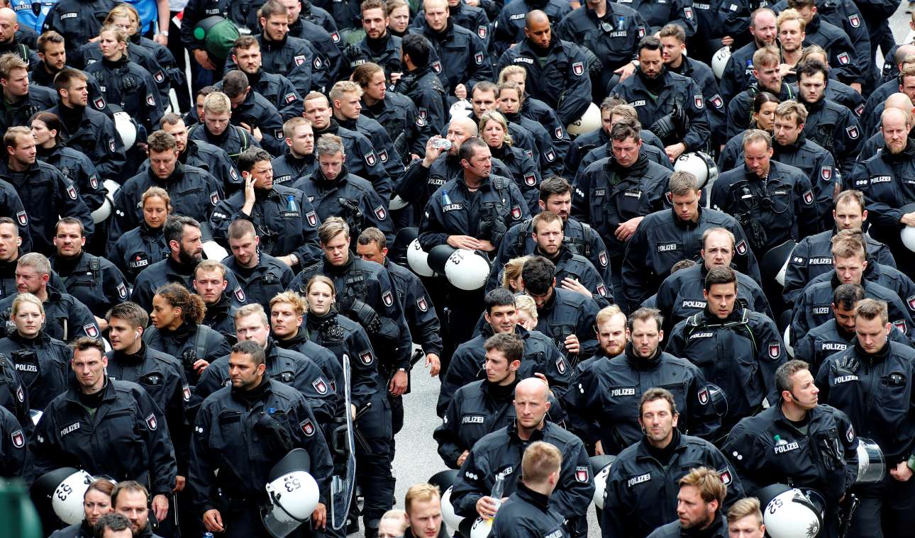 2017-07-08T133435Z_1134650267_UP1ED780XKCF9_RTRMADP_3_G20-GERMANY-PROTEST