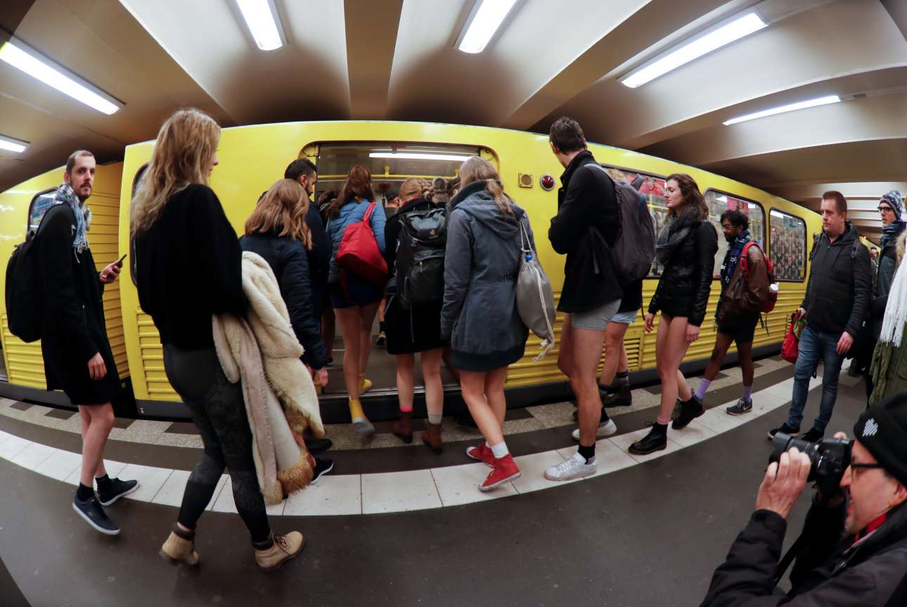 Международная акция no Pants Subway Ride