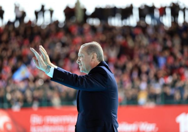 epa06611692 A handout photo made available by the Turkish Presidential Press Office shows Turkish President Recep Tayyip Erdogan waving during the ceremony marking the 103rd anniversary of the end of the Battle of Canakkale, Gallipoli campaign, during World War I in Canakkale, Turkey, 18 March 2018. The Gallipoli Campaign, or Dardanelles Campaign, was a campaign during World War I on the Gallipoli peninsula between the Allies and the Ottoman Empire between 17 February 1915 and 09 January 1916. EPA/TURKISH PRESIDENTAL PRESS OFFICE HANDOUT HANDOUT EDITORIAL USE ONLY/NO SALES