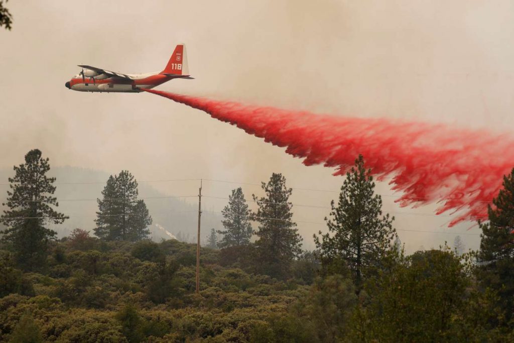 2018-07-27T225521Z_229667651_RC1F315529D0_RTRMADP_3_USA-WILDFIRES