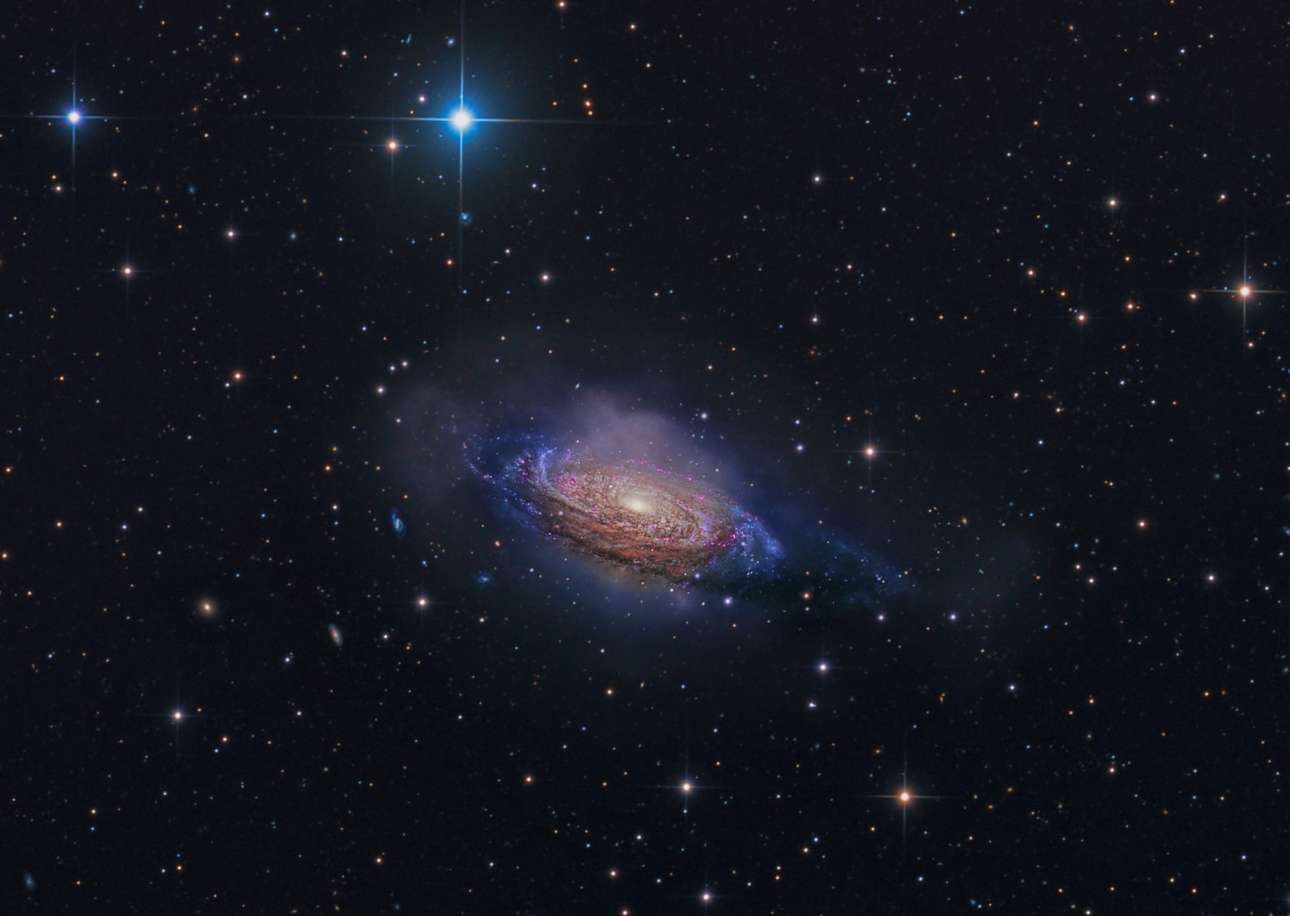 ÎÏÎ±Î²ÎµÎ¯Î¿ ÏÏÎ·Î½ ÎºÎ±ÏÎ·Î³Î¿ÏÎ¯Î± Â«ÎÎ±Î»Î±Î¾Î¯ÎµÏÂ». Î Î¼ÏÏÏÎ·ÏÎ¹ÏÎ´Î·Ï Î³Î±Î»Î±Î¾Î¯Î±Ï NGC 3521, Î¿ Î¿ÏÎ¿Î¯Î¿Ï Î±ÏÎ­ÏÎµÎ¹ 26 ÎµÎºÎ±ÏÎ¿Î¼Î¼ÏÏÎ¹Î± Î­ÏÎ· ÏÏÏÏÏ Î±ÏÏ ÏÎ· ÎÎ·