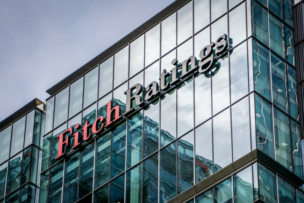 Ο Fitch επιβεβαίωσε την επενδυτική βαθμίδα ΒΒΒ- με σταθερές προοπτικές