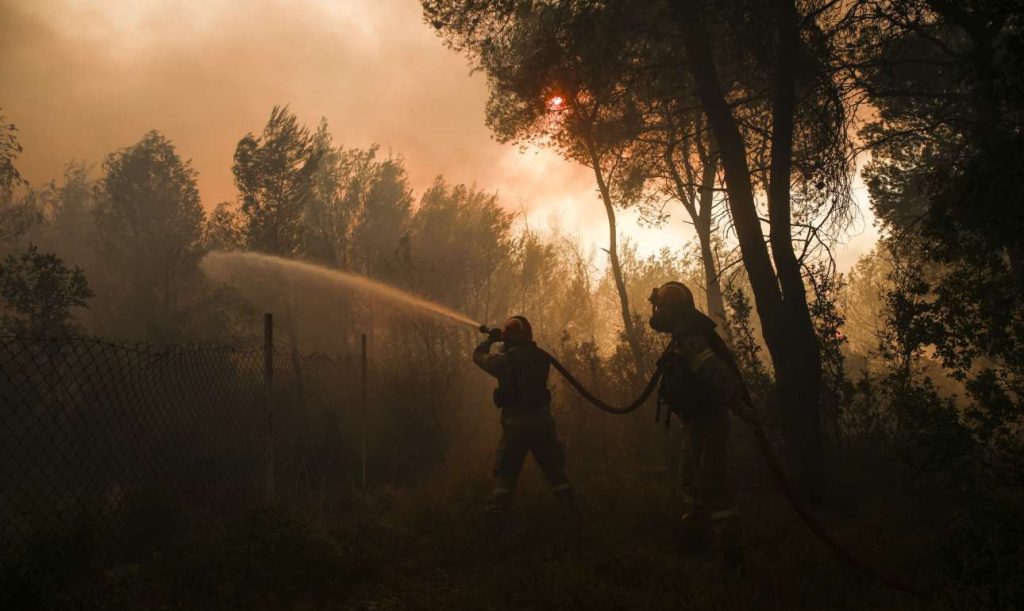 Ενημέρωση Πυροσβεστικής: Σε επίπεδο συναγερμού την Κυριακή η μισή χώρα