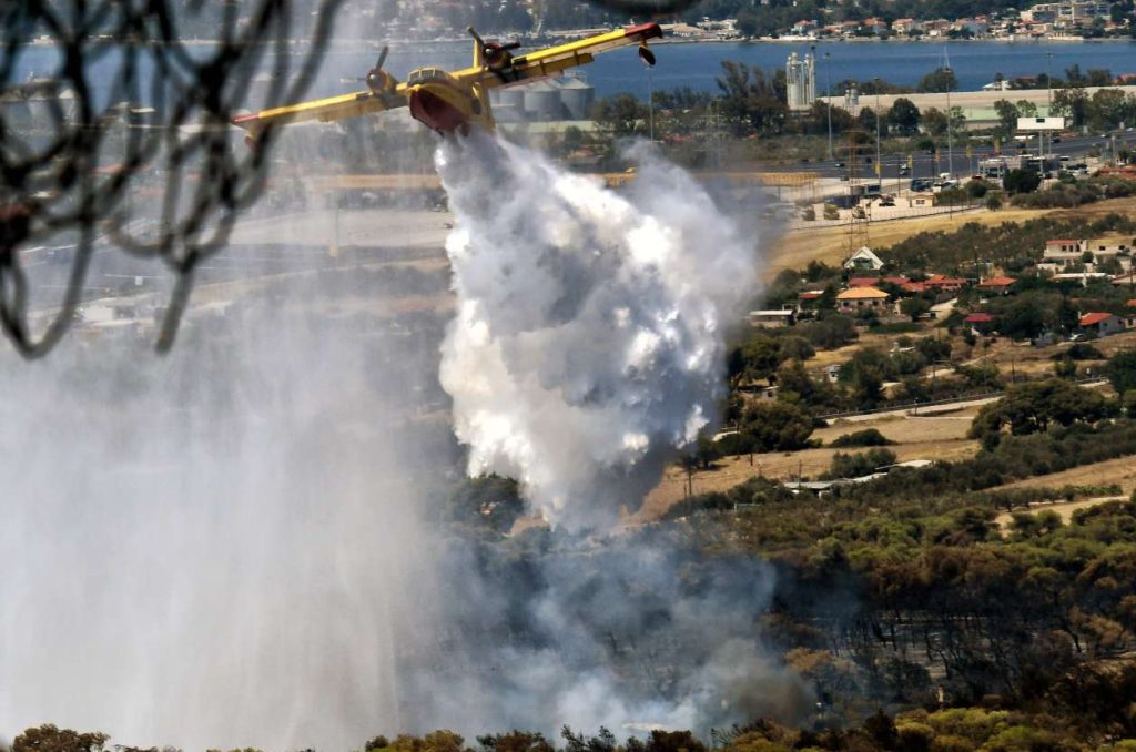 Νέες αναζωπυρώσεις στα Δερβενοχώρια – Αμεσα οι αποζημιώσεις στους πληγέντες