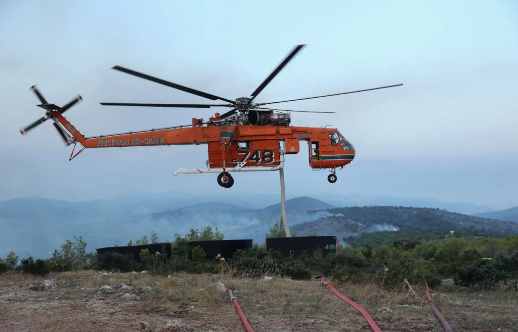 Υπό έλεγχο αναζωπύρωση στη Μάνδρα