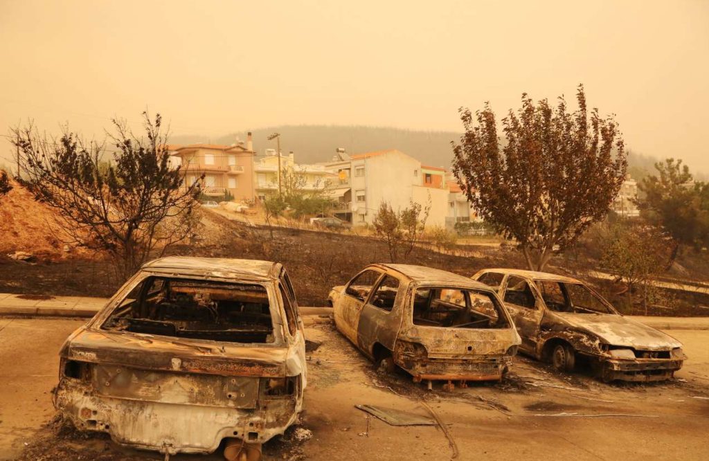 Τέσσερα μεγάλα μέτωπα στη φωτιά-τέρας της Αλεξανδρούπολης – Μπήκαν στη Ροδόπη οι φλόγες