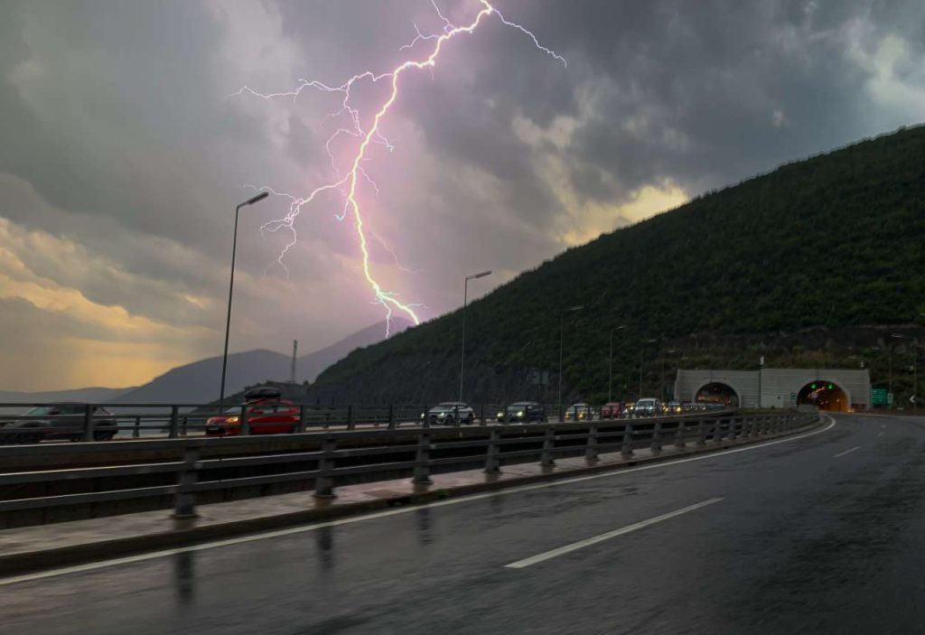 Ερχονται βροχές και κατακόρυφη πτώση της θερμοκρασίας – «Θα είναι σαν Νοέμβριος!»