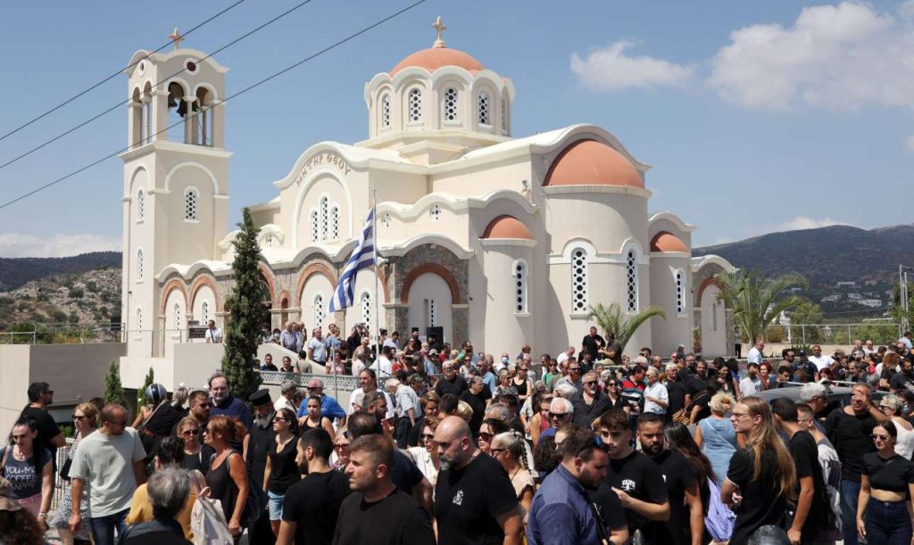 Το τελευταίο αντίο στον Αντώνη που βρήκε τραγικό θάνατο στο Blue Horizon