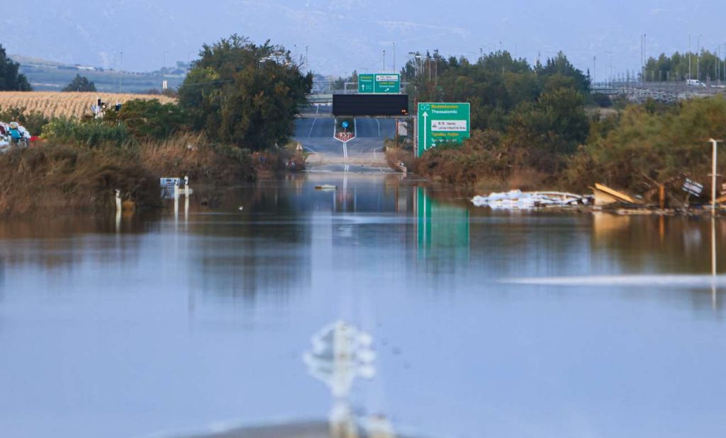 Εκτακτη σύσκεψη για την κακοκαιρία: Κλειστά τα σχολεία στη Θεσσαλία