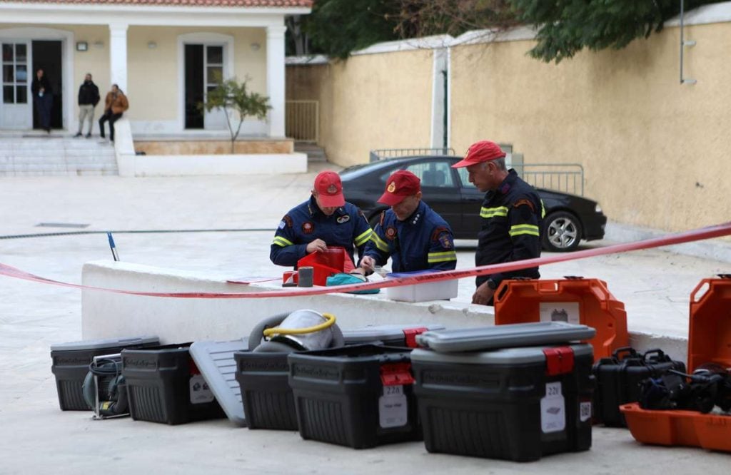 Φρικιαστικό εργατικό δυστύχημα στη Λαμία – 62χρονος εγκλωβίστηκε σε μηχάνημα πίσσας