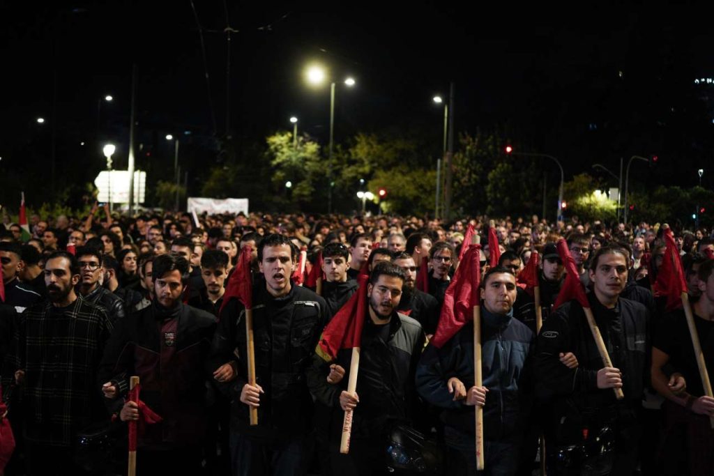 Μαζική πορεία για τα 50 χρόνια από την εξέγερση του Πολυτεχνείου