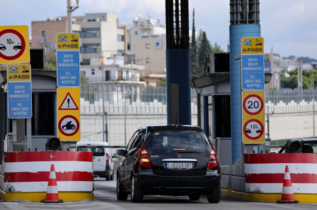 Αττική Οδός: 89χρονος μπήκε στο αντίθετο ρεύμα στα διόδια Κορωπίου – συγκρούστηκε μετωπικά με άλλο ΙΧ