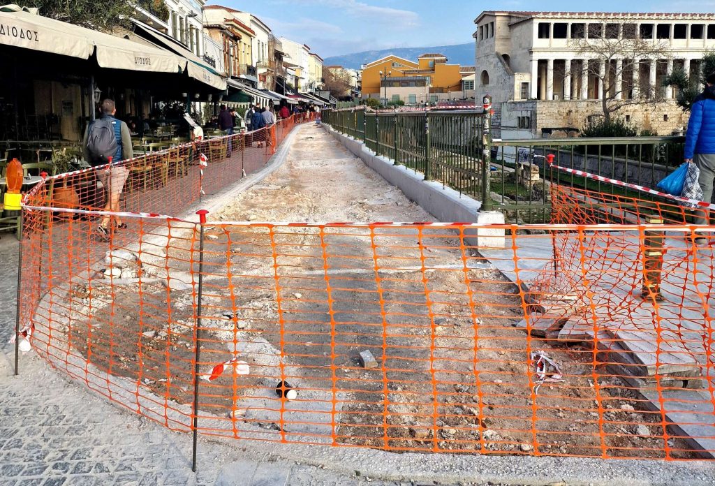 Εργα στην ντροπή της Αδριανού