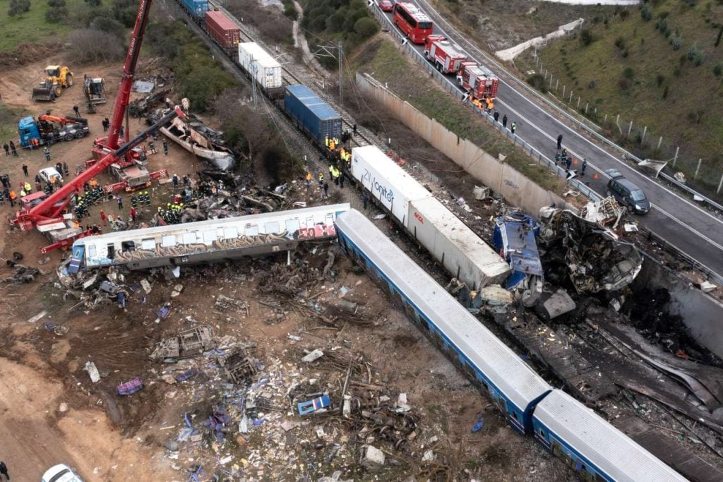 Τέμπη: Εγγυήσεις ύψους 1,7 εκατ. ευρώ σε δυο κατηγορούμενους για τη σύμβαση 717