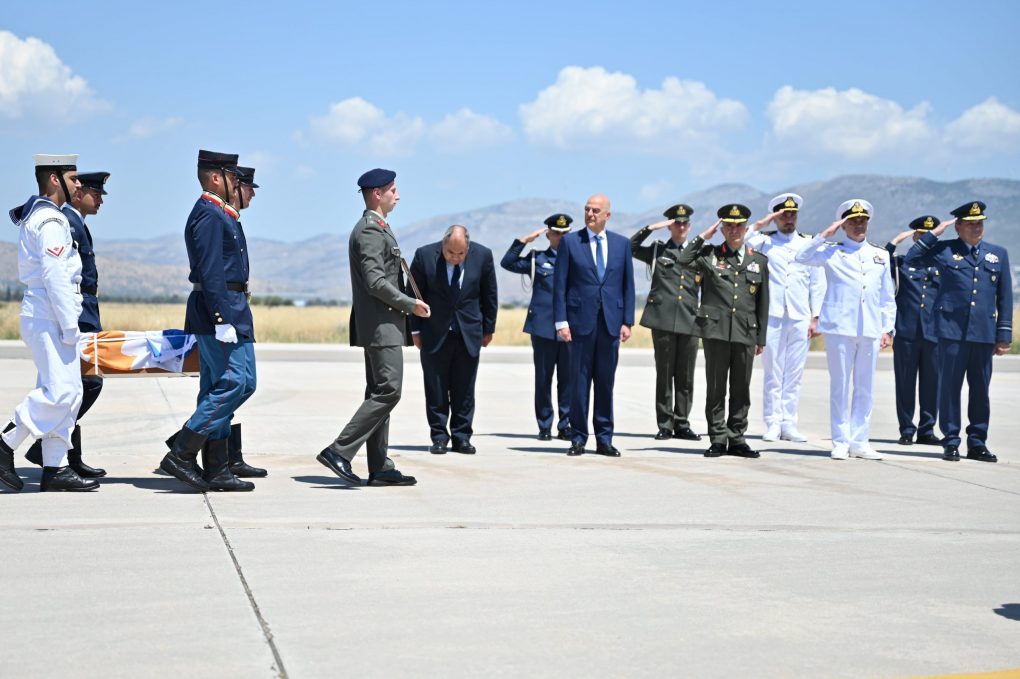 Επαναπατρίστηκαν τα λείψανα οκτώ Ελλήνων πεσόντων στην Κύπρο