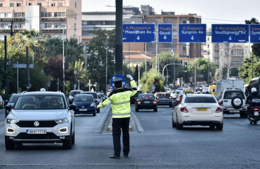 Ηλεκτρονική «τσιμπίδα» και νέα πρόστιμα για ανασφάλιστα ΙΧ και ΚΤΕΟ