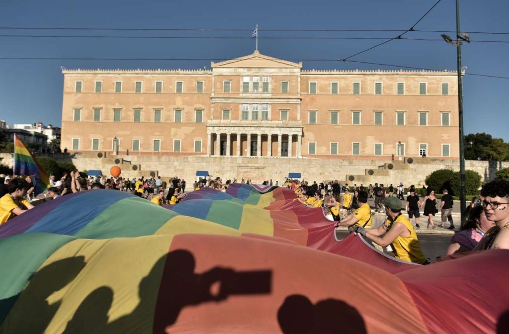 Athens Pride 2024: Στο Σύνταγμα το πολύχρωμο «φεστιβάλ υπερηφάνειας»