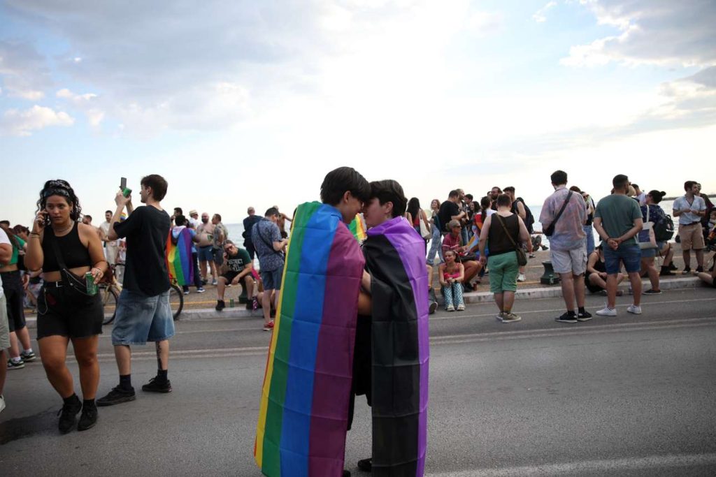 Ελεύθερος ο 34χρονος για το δημόσιο κάλεσμα κατά του EuroPride 2024 – Στο πλευρό του ο Νάτσιος της Νίκης