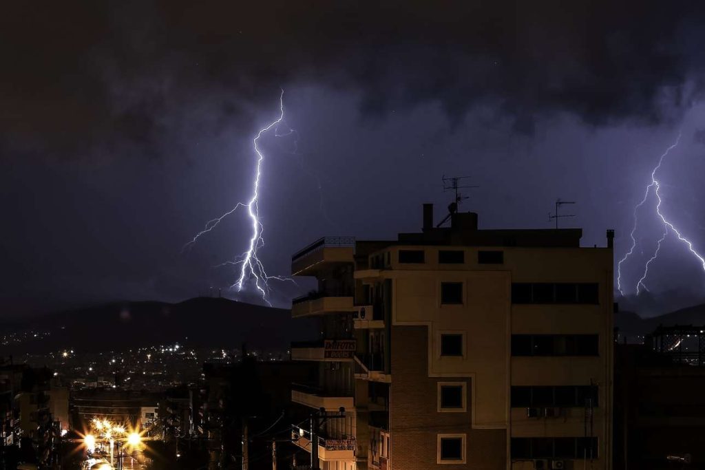 Εκτακτο δελτίο ΕΜΥ: Πώς θα κινηθεί η τριήμερη κακοκαιρία