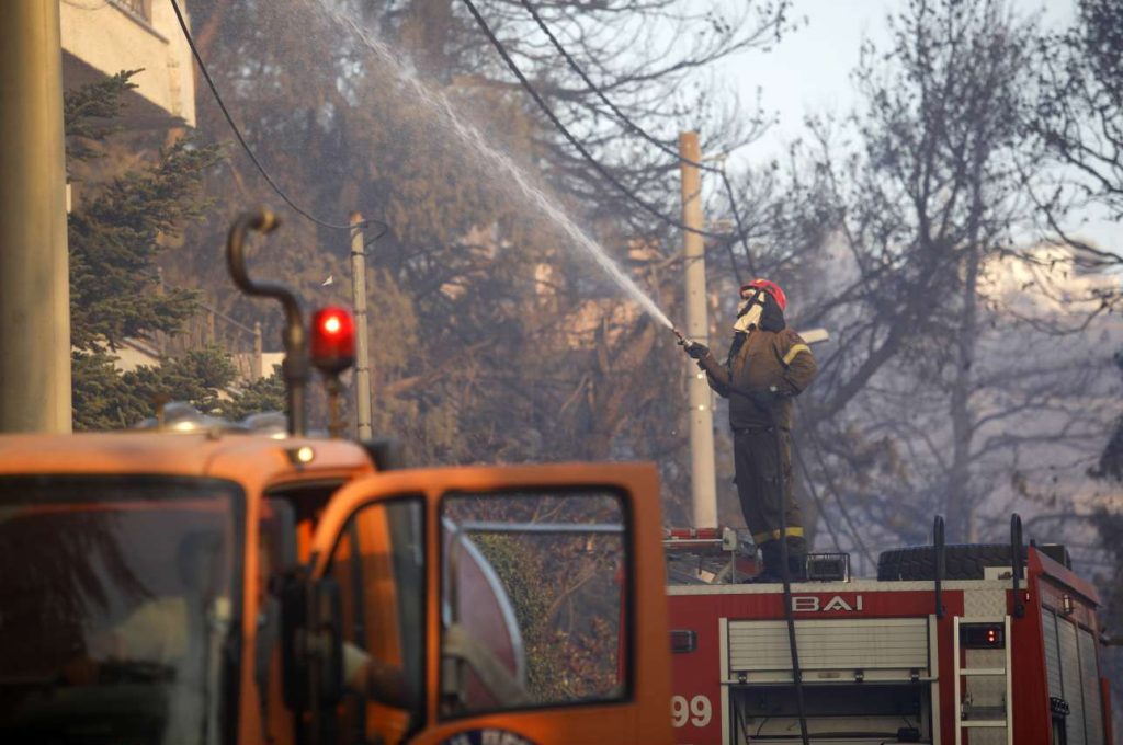 Πολύ υψηλός κίνδυνος πυρκαγιάς και την Κυριακή