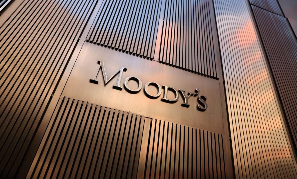 Moody’s: Θετικές από σταθερές οι προοπτικές της οικονομίας