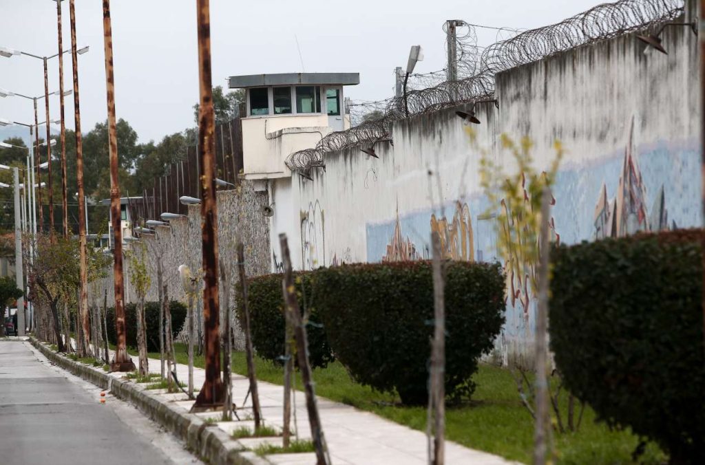 Κορυδαλλός: Κρατούμενη κρεμάστηκε στο Ειδικό Κέντρο Υγείας – συνελήφθησαν δύο σωφρονιστικοί