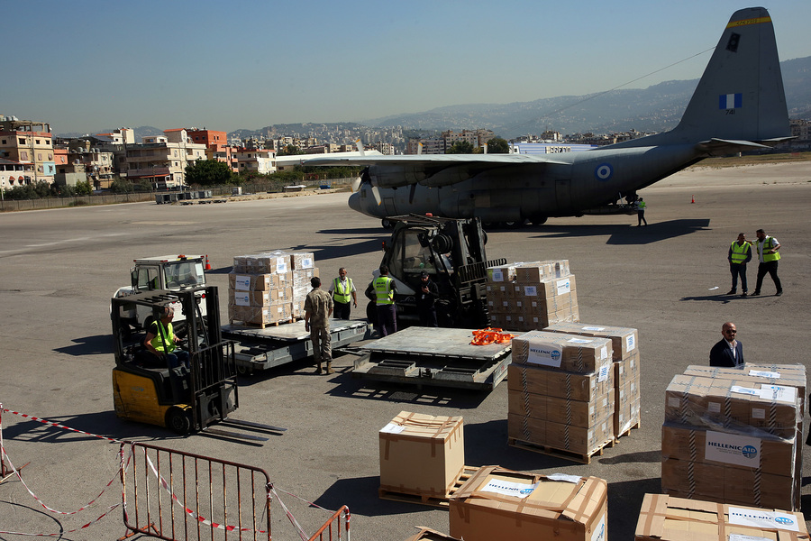 Νέα παράδοση ανθρωπιστικής βοήθειας από την Ελλάδα στον Λίβανο