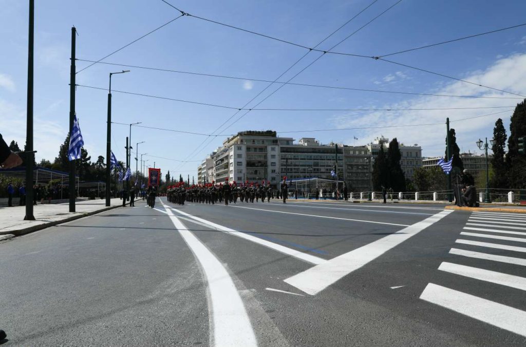 28η Οκτωβρίου: Κλειστοί δρόμοι στην Αθήνα λόγω παρέλασης – Πώς θα κινηθούν μετρό και τραμ