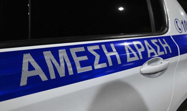 Περιστέρι: Ανδρας κλειδώθηκε σε σπίτι γιατρού και απειλεί να αυτοκτονήσει