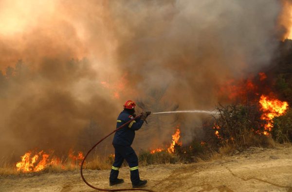 Σε ποιές περιοχές η Πυροσβεστική παρατείνει την απαγόρευση χρήσης πυρός