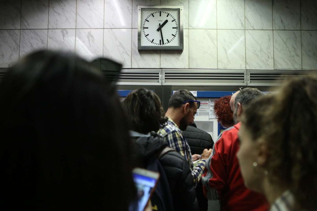 ΣΤΑΣΥ: Τεχνική βλάβη η αιτία του συνωστισμού στο Μετρό Συντάγματος