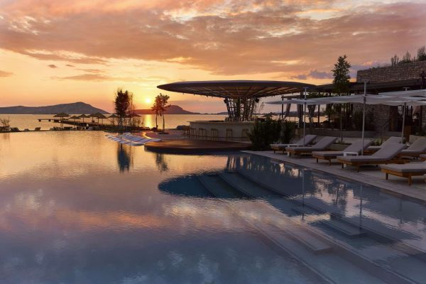 Τα 4 ξενοδοχεία της Costa Navarino στο ελληνικό Top 10 των Readers’ Choice Awards 2024 του Condé Nast Traveller