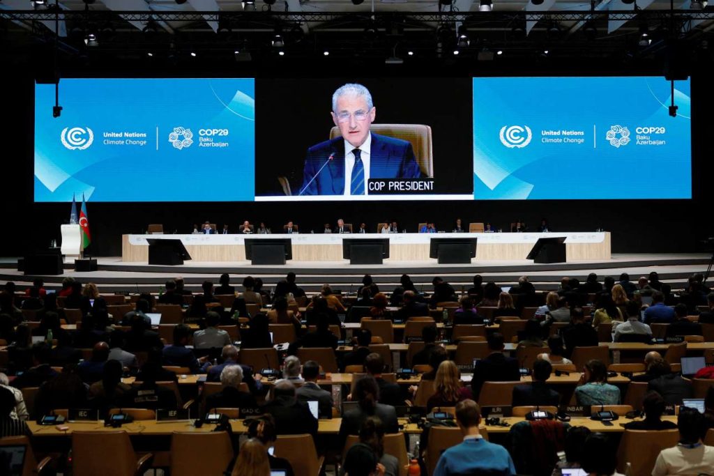 COP29: Απογοήτευση στις φτωχότερες χώρες για τη συμφωνία για το κλίμα