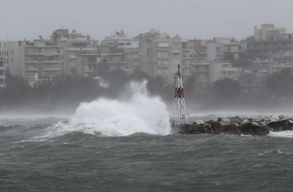 Εκτακτο δελτίο ΕΜΥ για επικίνδυνα φαινόμενα: Πού θα χτυπήσει η «Βοra»