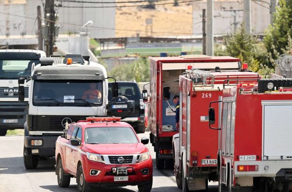 Δύο τραυματίες από φωτιά σε χώρο ανακύκλωσης οχημάτων στο Κορωπί