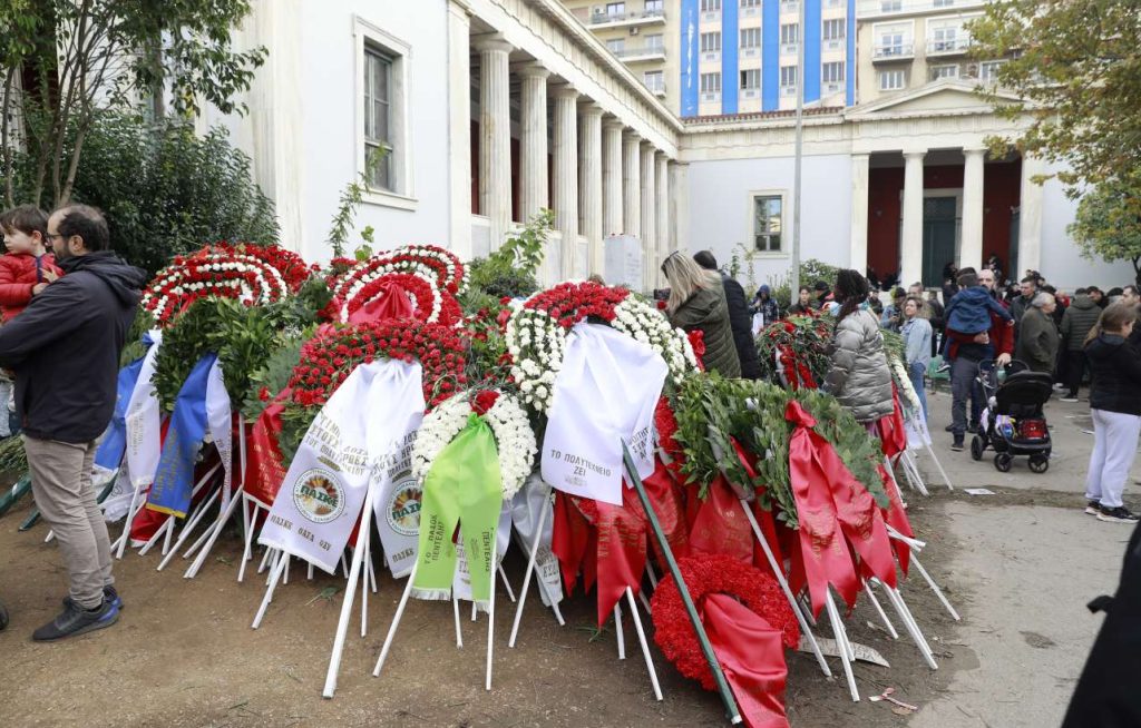 Κορυφώνονται οι εκδηλώσεις μνήμης για το Πολυτεχνείο – «Φρούριο» η Αθήνα