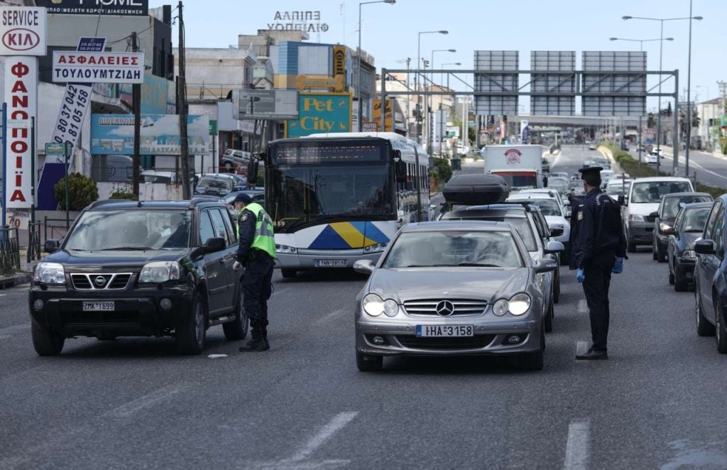 Ακόμη ένα έγκλημα στην άσφαλτο: Οδηγός φορτηγού παρέσυρε, σκότωσε και εγκατέλειψε πεζό στη Λ. Μαραθώνος