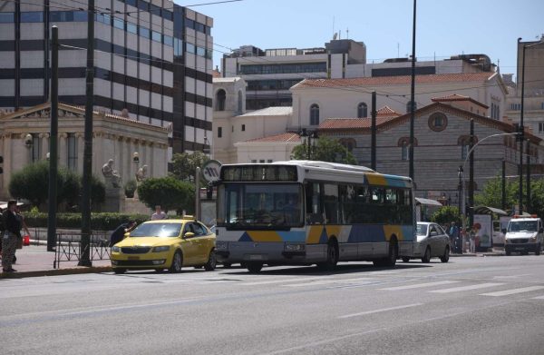 Παραμονή Πρωτοχρονιάς: Πώς θα κινηθούν Μετρό, Ηλεκτρικός, λεωφορεία και τρόλεϊ