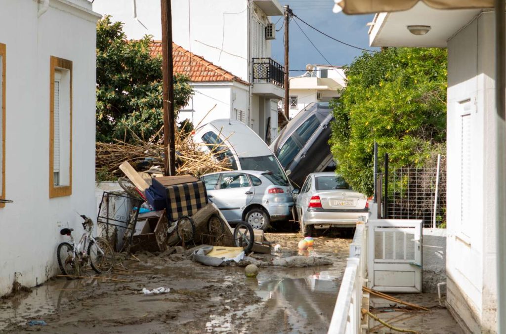 Κακοκαιρία Bora: Εως την Τρίτη τα επικίνδυνα φαινόμενα