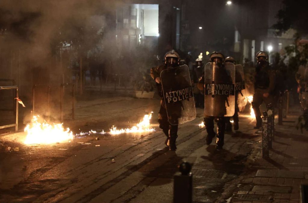 Ενταση στα Εξάρχεια μετά το τέλος της πορείας για τον Γρηγορόπουλο