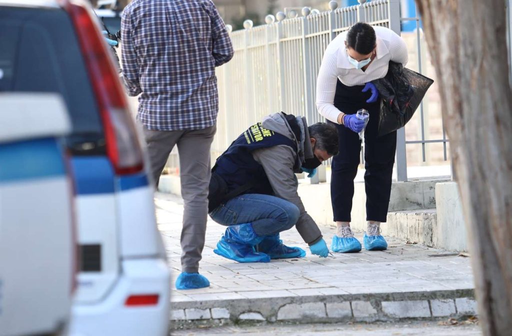 Γλυφάδα: Συνελήφθησαν δύο ύποπτοι για τo μακελειό, αναζητούνται άλλοι τέσσερις