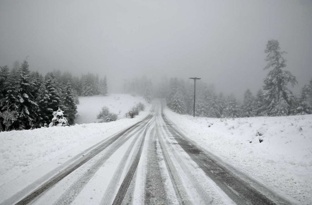 «Βουτιά» της θερμοκρασίας έως και 14°C – Χιόνια και στα πεδινά της βόρειας Ελλάδας