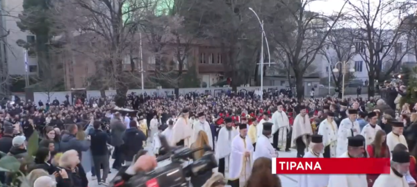 Στα Τίρανα το σκήνωμα του Αρχιεπισκόπου Αναστάσιου – Λαϊκό προσκύνημα μέχρι την Πέμπτη