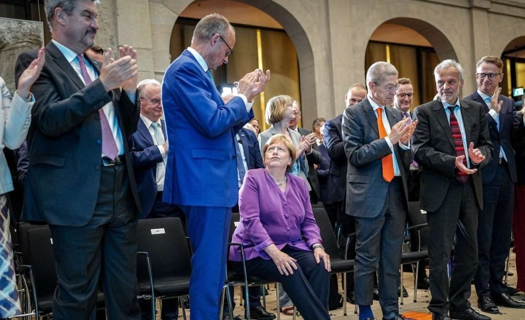 Εξαλλη η Μέρκελ με τον Φρίντριχ Μερτς: Αθέτησε τον όρκο του