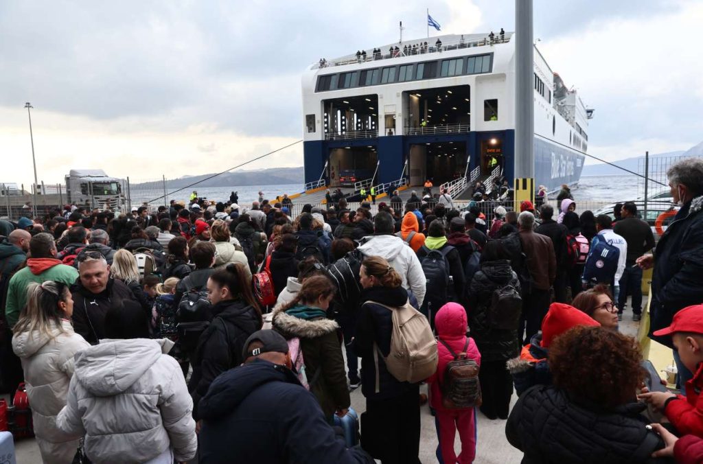 Διεπιστημονική Επιτροπή ΕΚΠΑ για Σαντορίνη: «Δεν αποκλείονται τα χαρακτηριστικά προσεισμικής ακολουθίας»