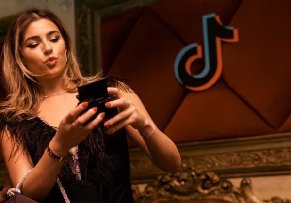 Στη «φάκα» της ΑΑΔΕ οι πρώτοι 20 influencer: «Δηλώνουν εισόδημα €10.000 και ξοδεύουν €400.000»