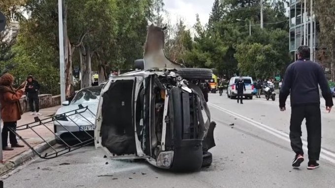 Ηλικιωμένη οδηγός μπήκε στο αντίθετο ρεύμα στο Νέο Ψυχικό – ένας νεκρός, πέντε τραυματίες